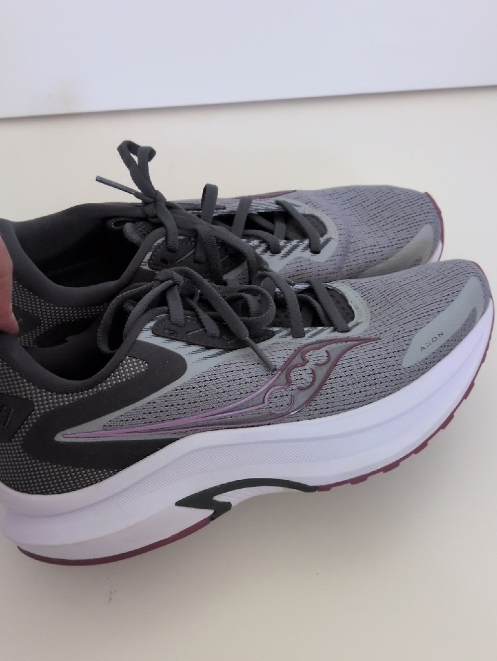 Saucony Women's Axon 2 Running Shoes - 8.5 - Picture 4 of 8
